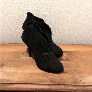 New without tags Apt 9 women’s ankle booties